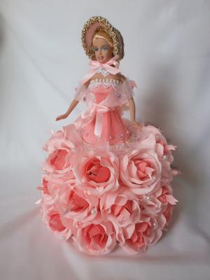 "Квіткова панна" - лялька Барбі в кораловій сукні