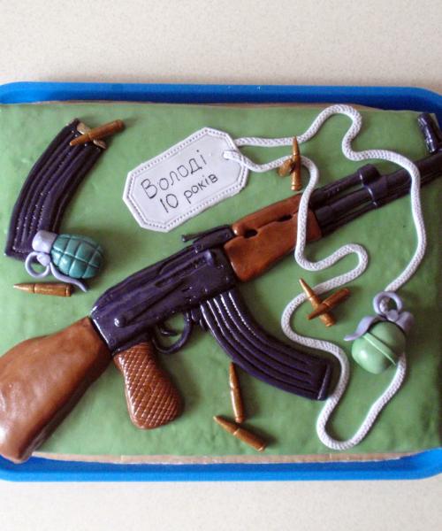 Торт &quot;Автомат АК-47&quot; - солодкі подарунки з нагоди свята