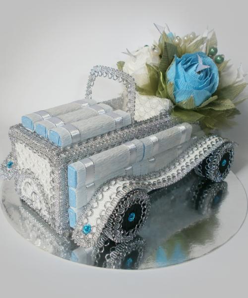 Ретро-автомобіль з цукерок  для молодят в срібно-білих тонах